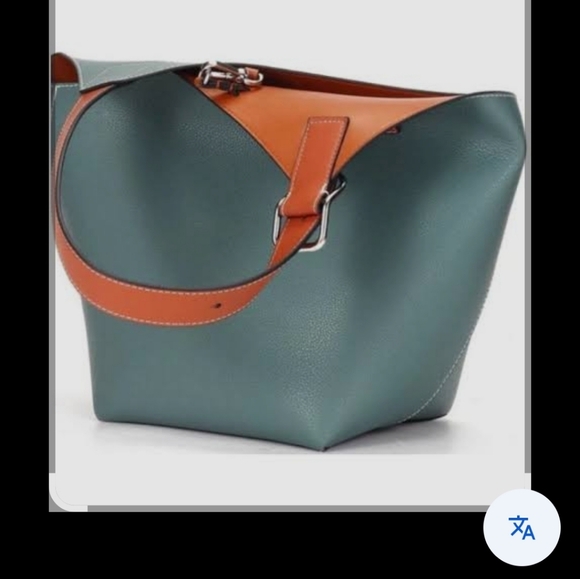 CHLOE BERTOLLI Elegant Green and Tan Leather Bucket Women's Handbag - Picture 4 of 4